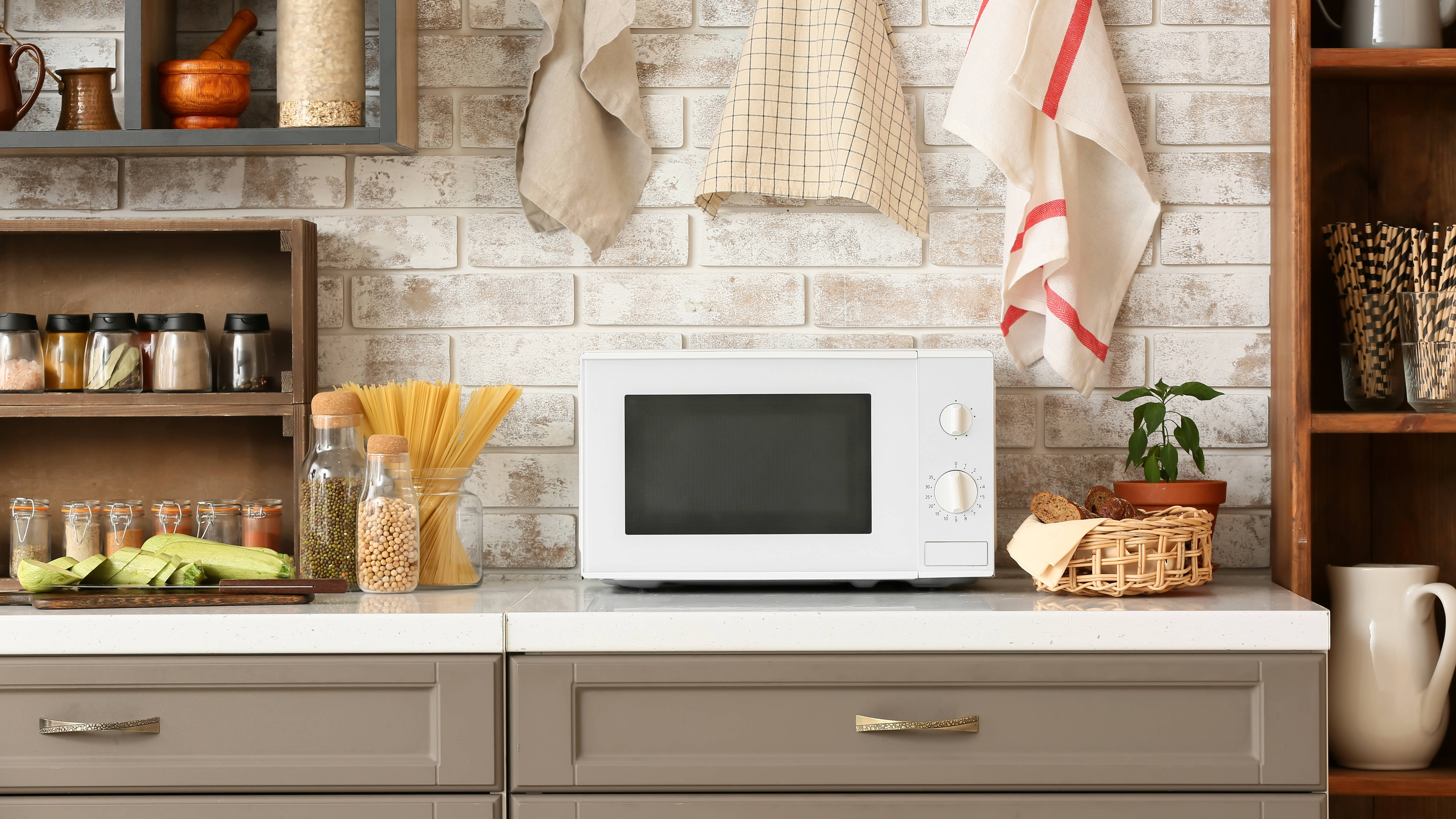 How to Buy a Luxury Microwave Oven in 2025: The Ultimate Guide